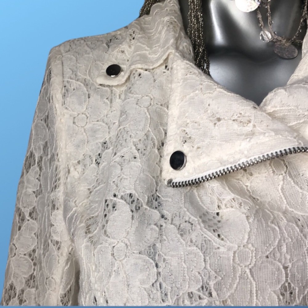 Forever 21 Lightweight Floral Lace Cropped Moto Jacket - Picture 5 of 8